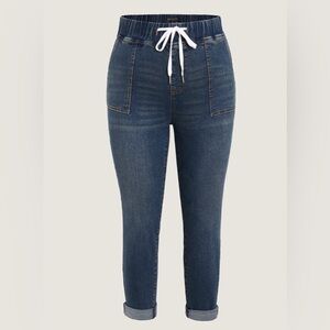 BloomChic
Drawstring elastic waist roll hem jeans